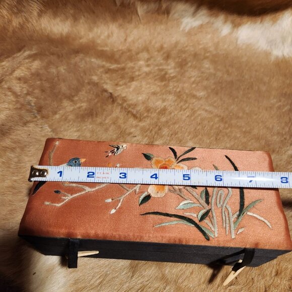 Vintage Antique 19th Century Chinese Embroidered Silk Jewelry Box With Bird & Fl - Picture 2 of 6